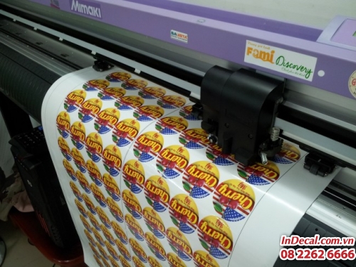 Máy bế Mimaki Nhật trực tiếp thực hiện bế thành phẩm in tem nhãn decal - In decal sữa PVC dán nhãn hộp trái cây